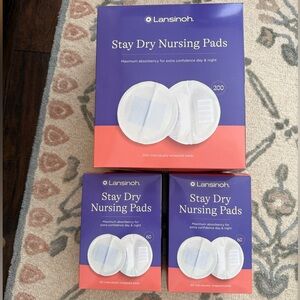 Lansinoh Soft Absorbent Stay Dry Nursing Pads - 300 count